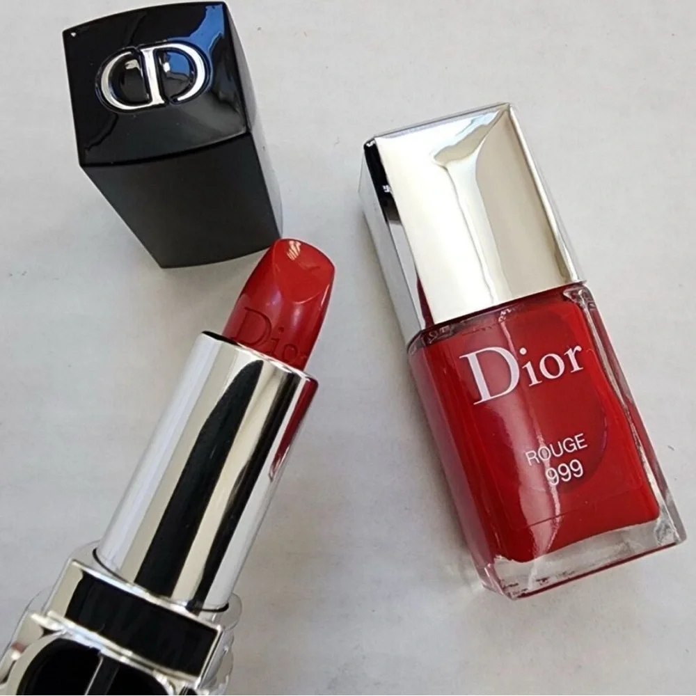 Dior set red